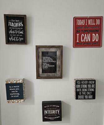 Motivational plaques as part of our clinic