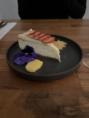 Madagascar Vanilla Bean Cheesecake with Lemon Curd