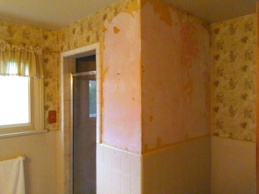 Wallpaper Removal Before American Handyman Erie 814-923-7321