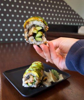 eel avo roll