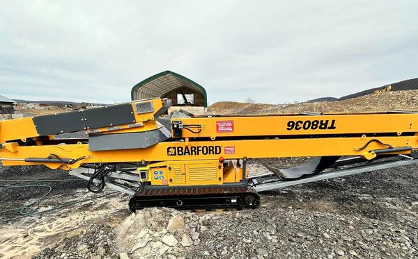 large machine pressure washing - commercial development cleaning