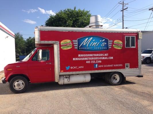 Mini's Burgers Food Trucks