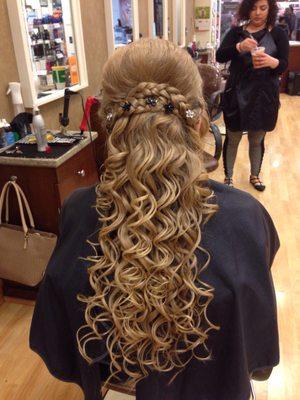 Hairstyle for Prom