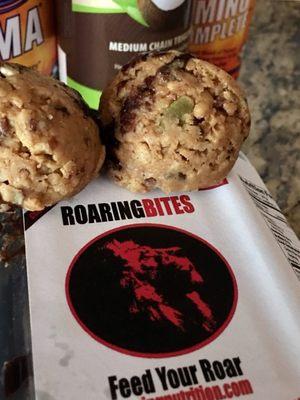 Chocolate Chip Roaring Bites are SO GOOD and pack 18g of protein!  Perfect little post workout snack.