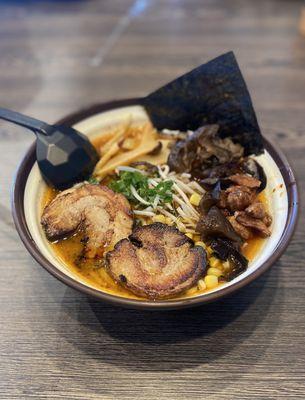 R5. Black Garlic Ramen - spicy