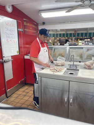 Mark, da Man! cuttin up chicken da best he can!