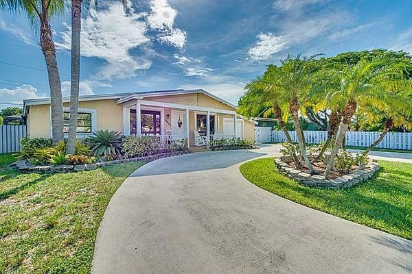 This gorgeous home is just minutes from the marina & turnpike, with a screen in pool and a child gate to keep your family saf...