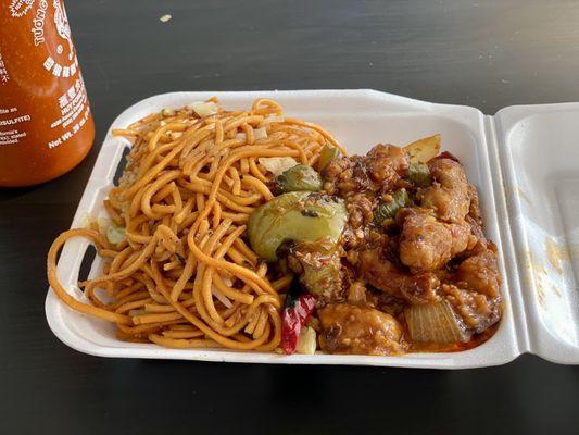 Rice/Chow Mein with Spicy Chicken combo