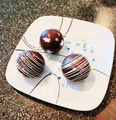 Christmas Cocoa Bombs