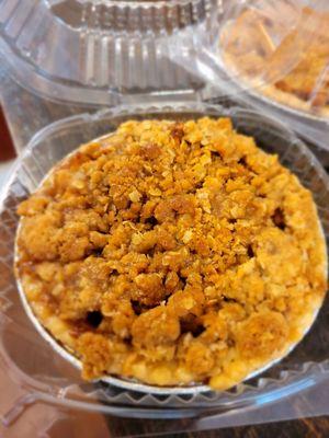 Caramel Apple mini pie with Crumble top