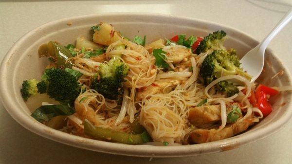 Khao Gaeng Thai bowl - vermicelli, chicken, veggies and sweet chili sauce.