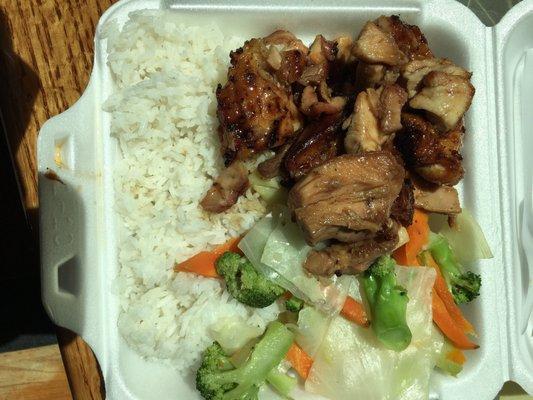 my favorite thing to get: bourbon chicken, mixed vegetables, and steamed rice. SUPER GOOD.