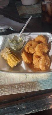 Fried shrimp with corn and cole slaw. Extremely good!!!