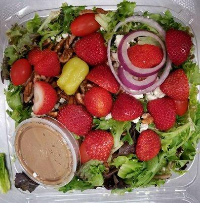 Strawberry Gorgonzola Salad with Pecans