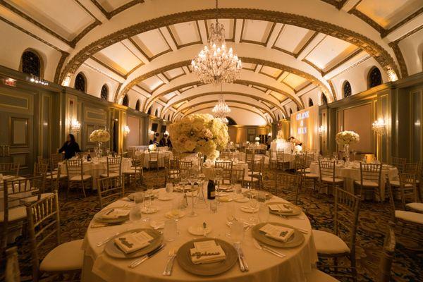 Langham Pasadena Gold Uplighting White Amber