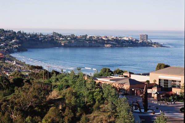 Located in the beautiful enclave of La Jolla Shores