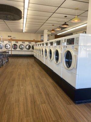 Twin Lakes Laundry