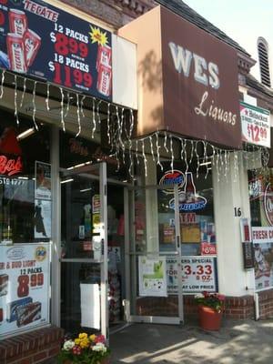 Wes Liquors' storefront.