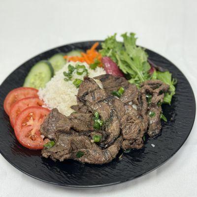 Grilled beef rice plate