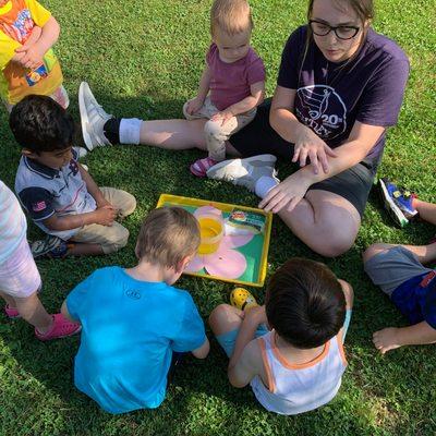 Exploring and Learning Beyond the Classroom Walls  #OutdoorCircleTime