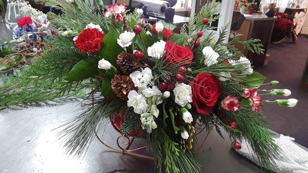 Christmas Sleigh fresh arrangement