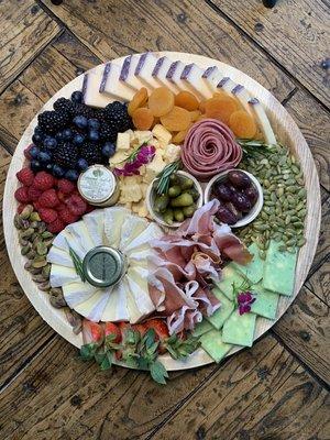 The Gathering Board, perfect for snacking for 6-8 people or a meal for 4