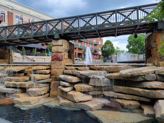 Creekside Plaza