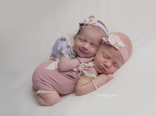 Twins, Newborn Photography www.richellegregoryphotography.com Montoursville, PA