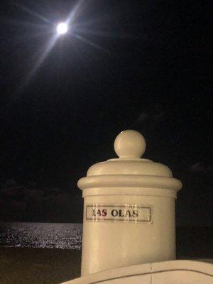 Full moon over Fort Lauderdale Beach