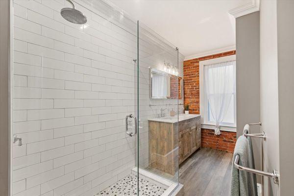 Extended master bath!