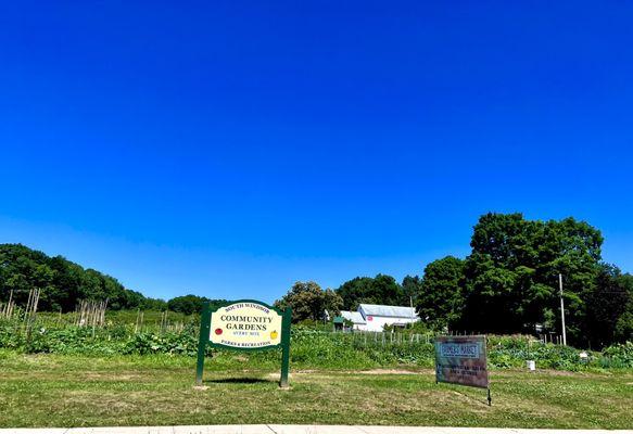 South windsor Community gardens out front - Avery site