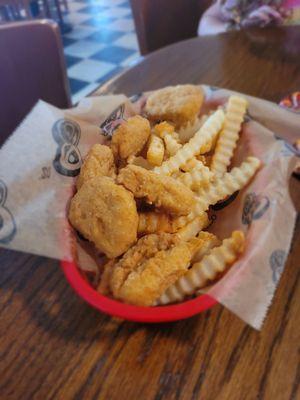 Kids nuggets and fries