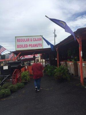 BEWARE of Peach Nazi at Hamilton's produce in Wilmer Ala.