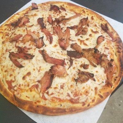 Wood fired pulled pork pizza