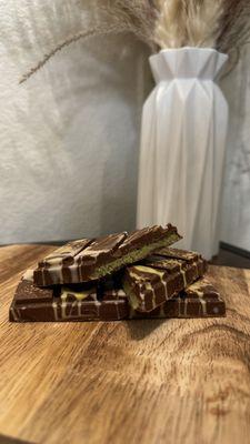 pistachio knafeh milk chocolate bar