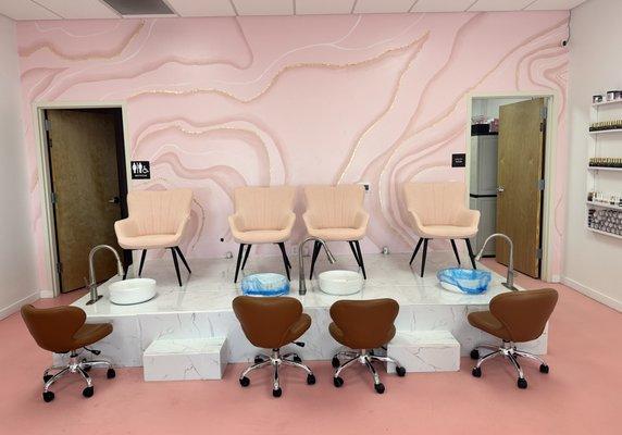 The Pink Nail Salon 