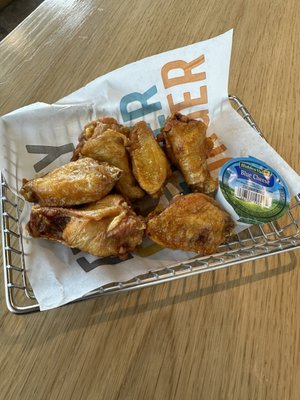 SCORCHIN' HOT WINGS