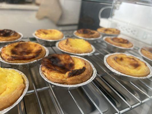 Portuguese Egg Tarts / Pasteis de Nata Custard Tarts