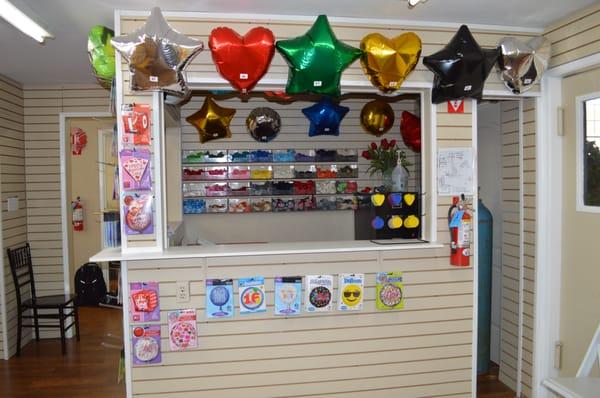 Balloons for all occasions, located conveniently on First Street in Livermore, California. Just call 925.292.8622