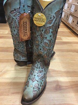 Corral boots now selling in Shoe Plaza Botas Corral a hora an venta dentro de Shoe Plaza  3161 Broadway Blvd Garland Texas 75088 Suit G56