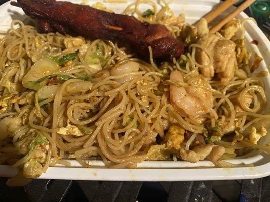 Teriyaki chicken and Singapore noodle. Delicious!!