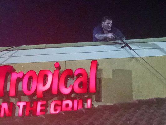 Pollo Tropical roof being washed