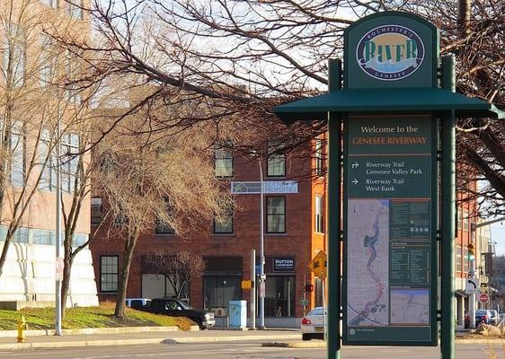 Park entrance at South Ave at Woodbury Blvd