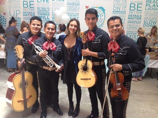 Mariachi Alma Latina con Jessica Alba... Reserve su evento al 323-547-5497 Alfonso....