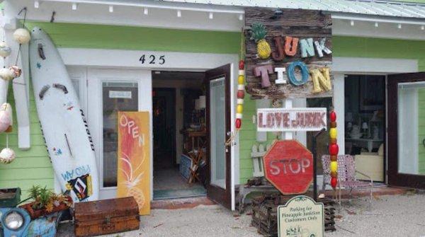 Howluckyami Community Boutique