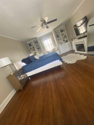 Freshly made bed, cleaned surfaces, spotless floors, mirrors and surfaces.