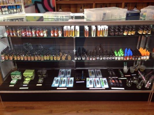 Big variety of E-cig liquid & some assorted e-cig starters