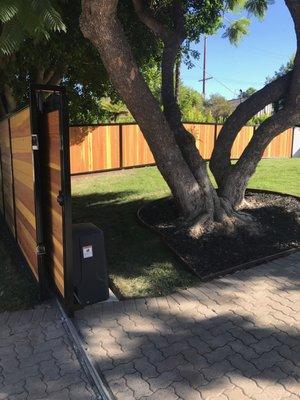 Suplly and install full new custom fence around the house + new gate with built-in pedestrian gate and a new intercom camera system +opener.