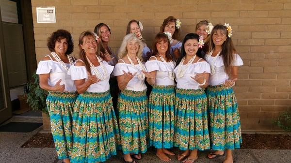 Ho'onani girls hula dancing at Hawaii night