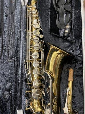 Alto saxophone rental